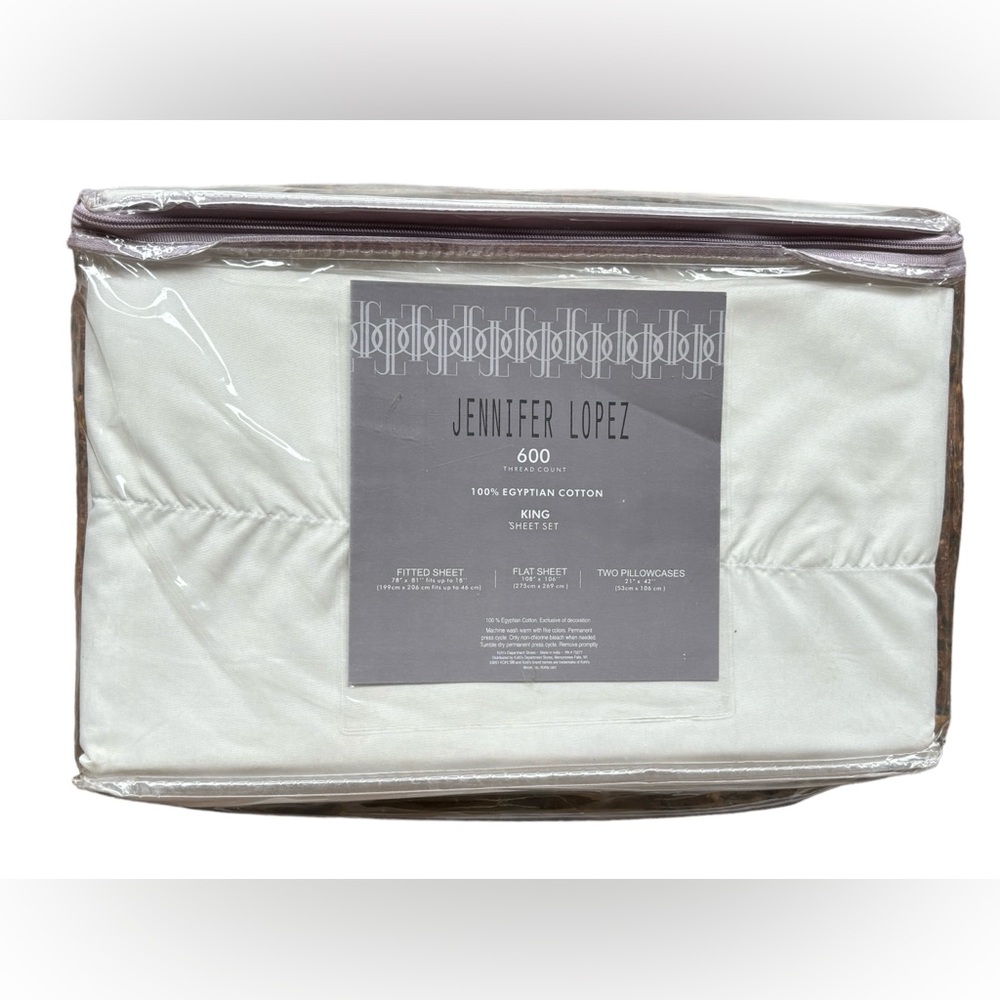 Set of 4, 100% Egyptian cotton 600 thread count Sheet Sets.